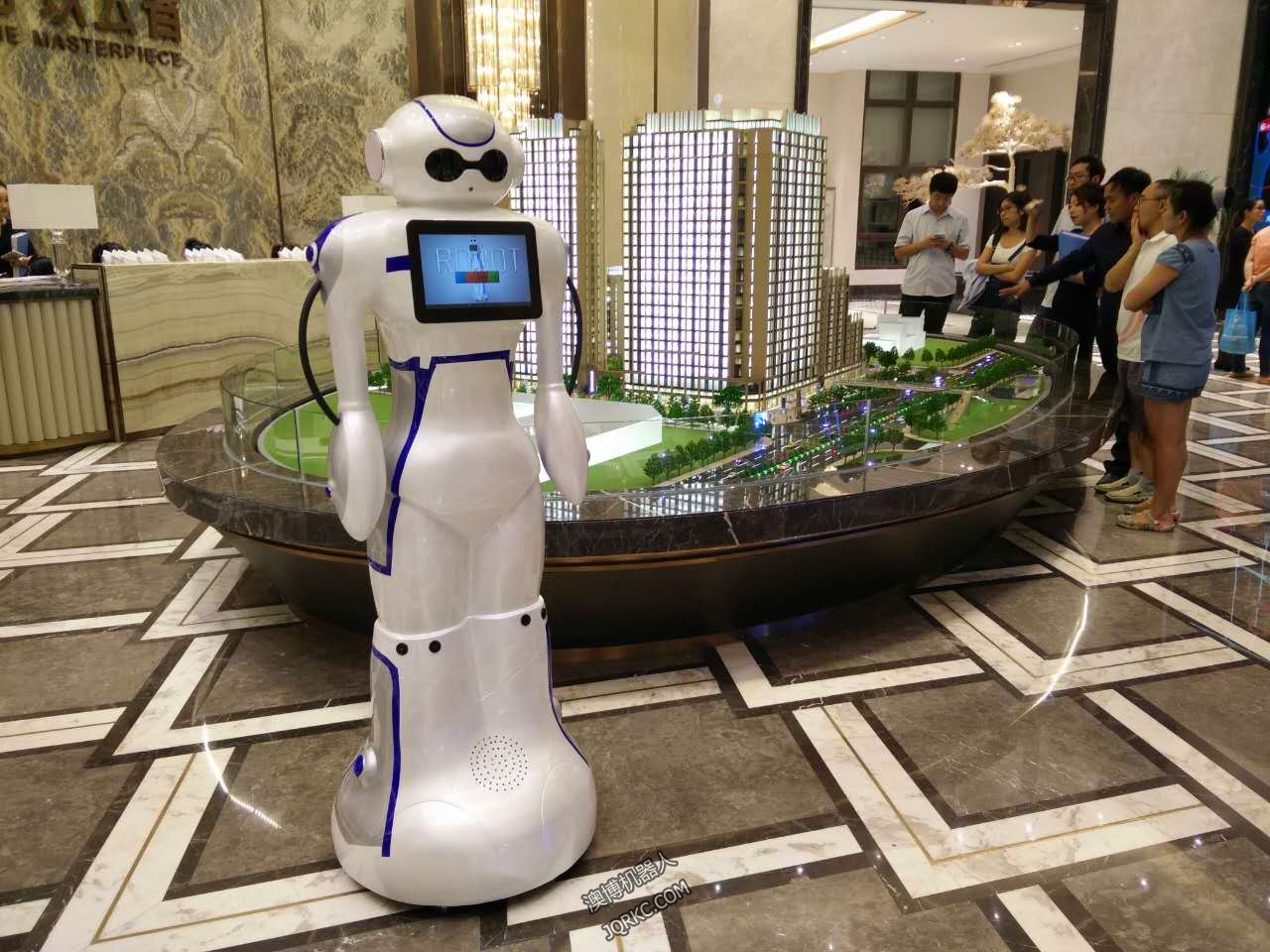 機(jī)器人與中小銀行搶飯碗？